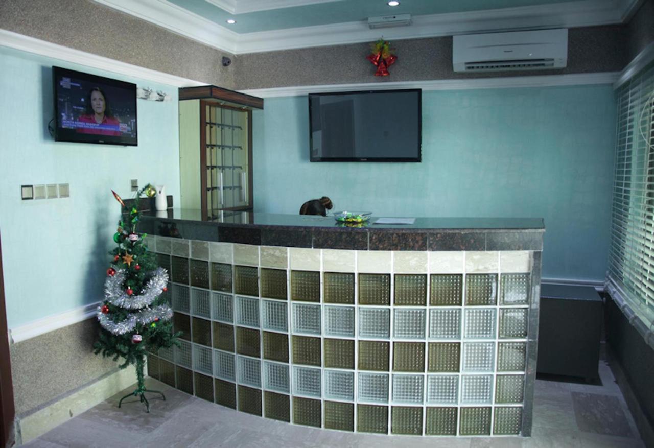 Ogombo Milestone Hotel מראה חיצוני תמונה